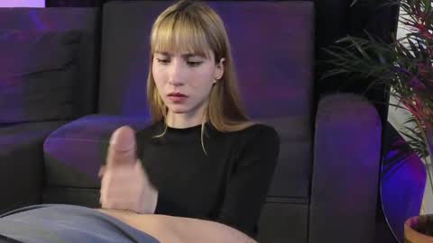 Snapshot of xxxvandersexxx chatting on February 13, 8:59 am July and Fer online show from February 13, 8:59 am
