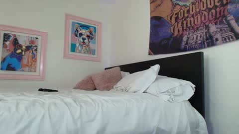 Lil Luna online show from October 7, 11:57 pm