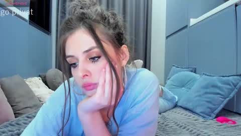 Snapshot of xxxx13xxxx chatting on March 6, 5:53 pm xxxx13xxxx online show from March 6, 5:53 pm