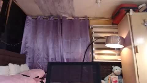 Snapshot of xyourtastyprincess chatting on April 7, 1:39 am Angela online show from April 7, 1:39 am