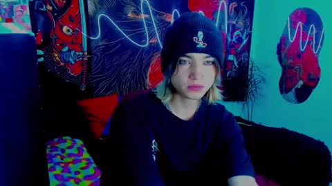 xzerox_ online show from October 7, 4:31 am