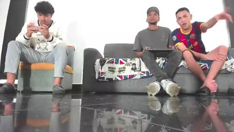 Sr. Y0ung Master online show from December 21, 4:19 am