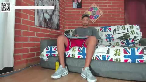 Sr. Y0ung Master online show from April 2, 1:47 am