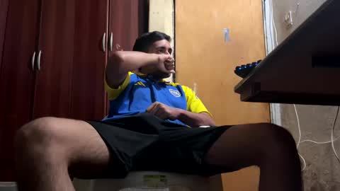 Snapshot of y0ungwithbrowndick chatting on January 4, 6:52 am BROWN DICK online show from January 4, 6:52 am