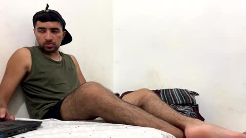 Snapshot of y0ungwithbrowndick chatting on February 4, 11:27 pm BROWN DICK online show from February 4, 11:27 pm