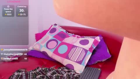 Snapshot of yahaira__ chatting on February 13, 6:16 pm Yahaira online show from February 13, 6:16 pm