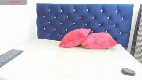 yaiza_sexylovee online show from October 27, 12:04 am