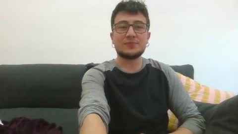 Snapshot of yakajoe97 chatting on December 1, 2:11 pm yakajoe97 online show from December 1, 2:11 pm