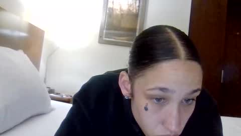 Snapshot of yallfavoritecouple chatting on April 1, 7:09 am YallFav0rit3couple online show from April 1, 7:09 am