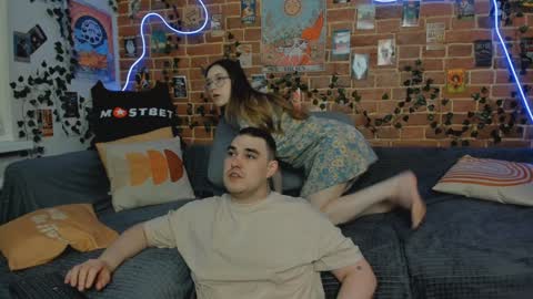 Mia and Andry  online show from December 3, 6:06 pm