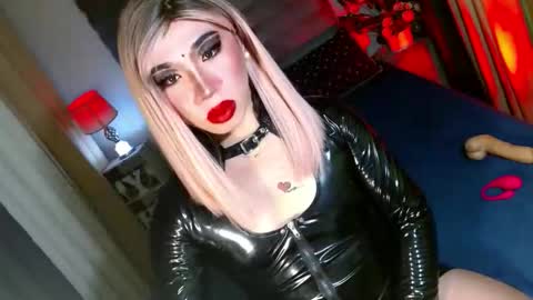 Snapshot of yan2xcumsalotxx chatting on October 23, 3:00 pm REYAN online show from October 23, 3:00 pm