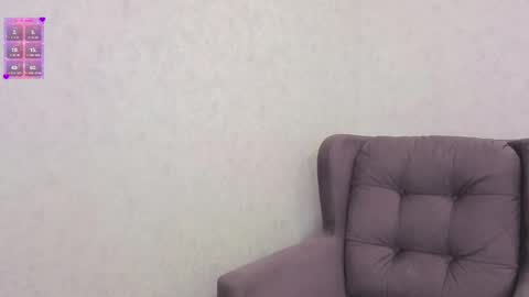 Snapshot of yana_squrel_22 chatting on May 22, 3:24 am Yana online show from May 22, 3:24 am