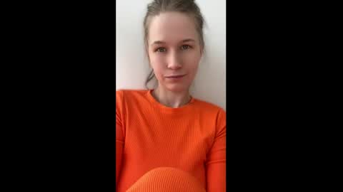 Snapshot of yana_squrel_22 chatting on June 12, 9:41 am Yana online show from June 12, 9:41 am