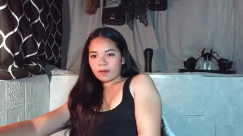 YANA online show from April 4, 3:09 pm