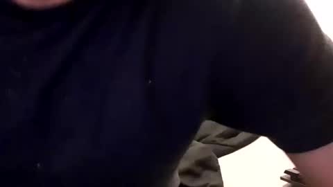 yangolox3 online show from November 6, 9:15 pm