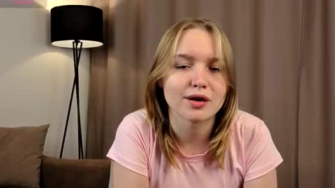 Snapshot of yangsperanza chatting on October 6, 2:03 pm Kate online show from October 6, 2:03 pm