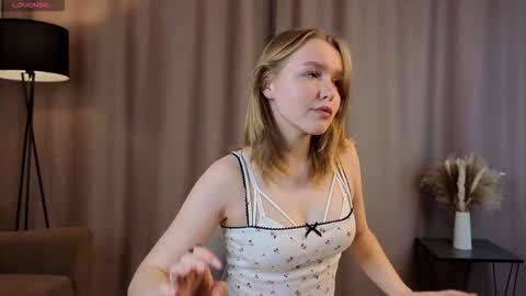 Snapshot of yangsperanza chatting on October 19, 3:01 pm Kate online show from October 19, 3:01 pm