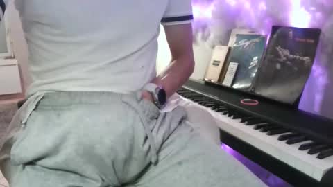 Snapshot of yannsolo8106 chatting on October 28, 7:01 am yannsolo8106 online show from October 28, 7:01 am