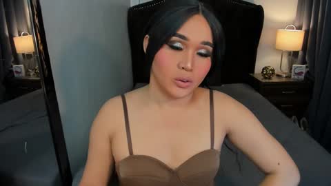 Snapshot of yanny_xoxo chatting on January 17, 6:12 pm Allisonn online show from January 17, 6:12 pm