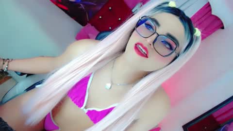 Snapshot of yarethrousss chatting on October 9, 5:38 am yarethrousss online show from October 9, 5:38 am