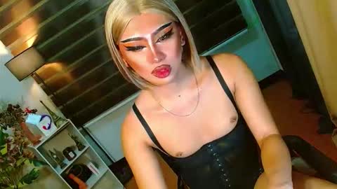 Snapshot of yasii19 chatting on April 11, 5:17 pm miss yasii online show from April 11, 5:17 pm