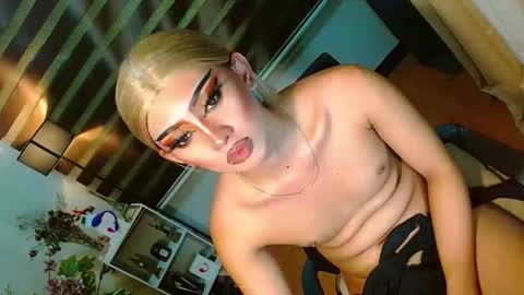 Snapshot of yasii19 chatting on April 15, 6:04 pm miss yasii online show from April 15, 6:04 pm