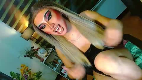 Snapshot of yasii19 chatting on May 1, 3:05 pm miss yasii online show from May 1, 3:05 pm