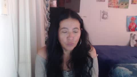 yasmin_love85 online show from May 25, 3:18 pm