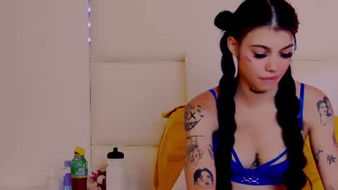 Snapshot of yasminstormx chatting on June 28, 5:02 am Diana online show from June 28, 5:02 am
