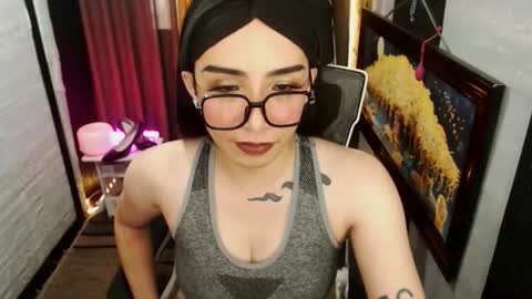 yassiered online show from May 18, 1:24 am