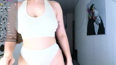 Snapshot of yasyaaa chatting on October 17, 5:43 am Yasyaa online show from October 17, 5:43 am