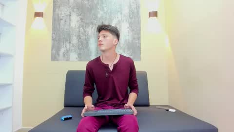 Snapshot of yatson_cody chatting on March 26, 7:41 pm Yatson online show from March 26, 7:41 pm