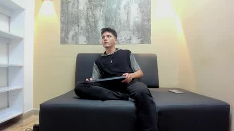 Snapshot of yatson_cody chatting on March 27, 8:52 pm Yatson online show from March 27, 8:52 pm