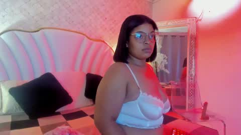 Snapshot of yazminjenner chatting on April 12, 4:17 am YazminJenner online show from April 12, 4:17 am