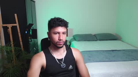 Snapshot of yeff_stone chatting on February 21, 12:55 am yeff online show from February 21, 12:55 am