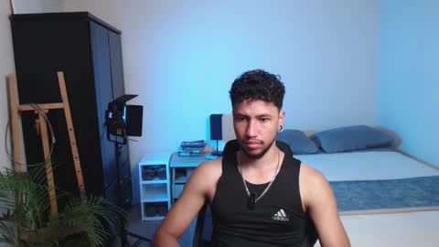 Snapshot of yeff_stone chatting on February 25, 1:26 am yeff online show from February 25, 1:26 am