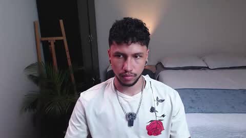 Snapshot of yeff_stone chatting on March 22, 1:09 am yeff online show from March 22, 1:09 am