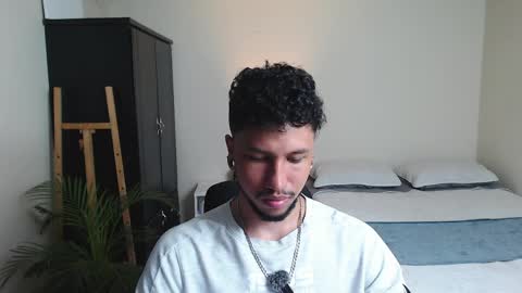 Snapshot of yeff_stone chatting on April 11, 12:59 am yeff online show from April 11, 12:59 am