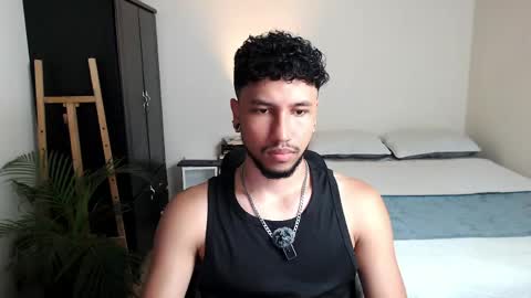 Snapshot of yeff_stone chatting on April 21, 12:23 am yeff online show from April 21, 12:23 am