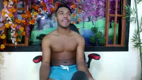 yeinner_ online show from October 9, 7:45 pm