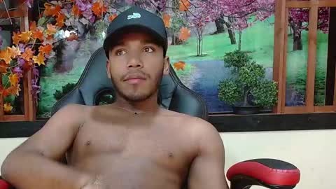 yeinner_ online show from October 17, 8:22 pm