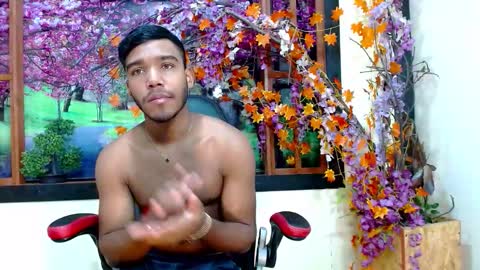 yeinner_ online show from October 20, 7:25 pm