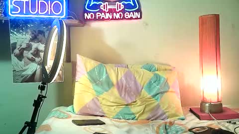 yeisoncastellanos1999 online show from January 7, 11:56 am