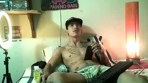 yeisoncastellanos1999 online show from March 28, 6:07 pm