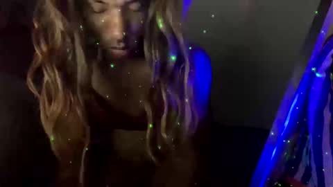 Ella Ts online show from October 18, 10:38 am