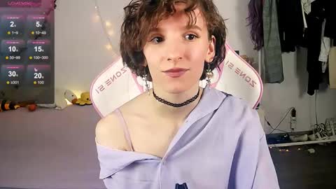 Snapshot of yellow_songbird chatting on November 28, 5:59 pm Liya online show from November 28, 5:59 pm