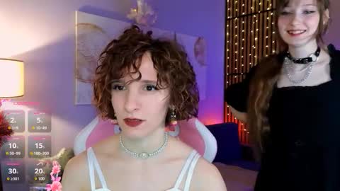 Snapshot of yellow_songbird chatting on January 12, 3:39 pm Liya online show from January 12, 3:39 pm