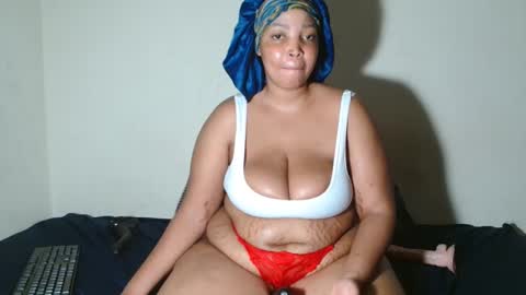 yellowmellow01 online show from February 28, 6:09 pm