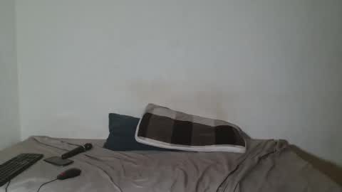 yellowmellow01 online show from March 24, 6:46 pm