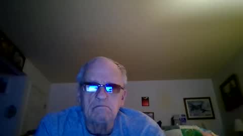 yellowsnowman70 online show from March 27, 12:27 am